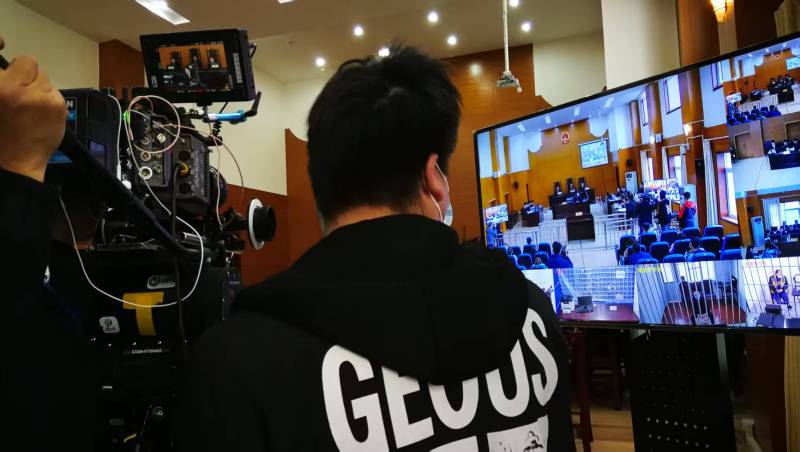 AI生成VS人工创意——阳山县广告片拍摄公司的技术浪漫主义实践